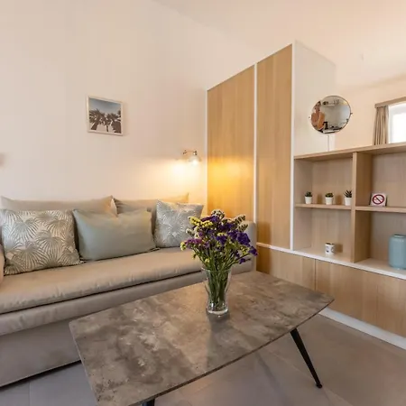 Olia Garden In Naxos Town Apartment *